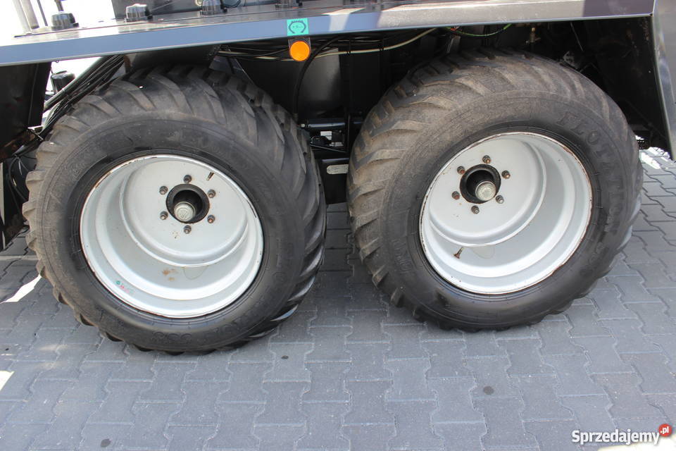 Prasoowijarka Vicon RF 235 BalePack Integral Sokoły