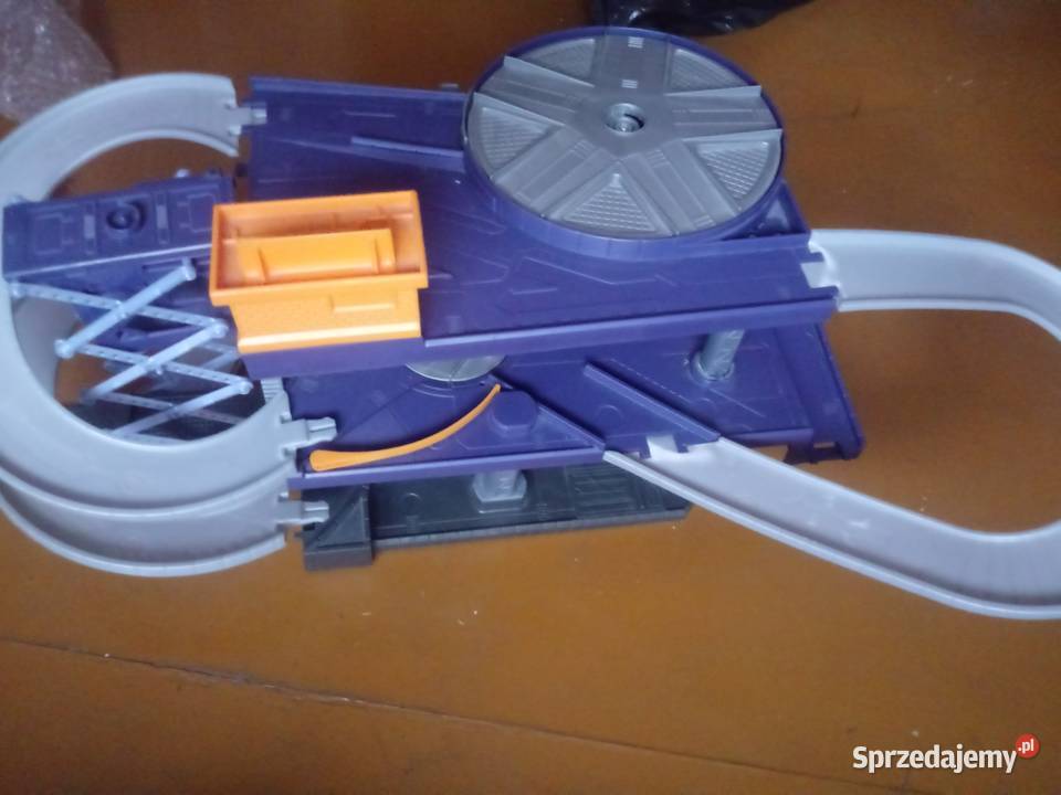 Parking garaż kilka poziomów Kolejki i tory Imielin sprzedam