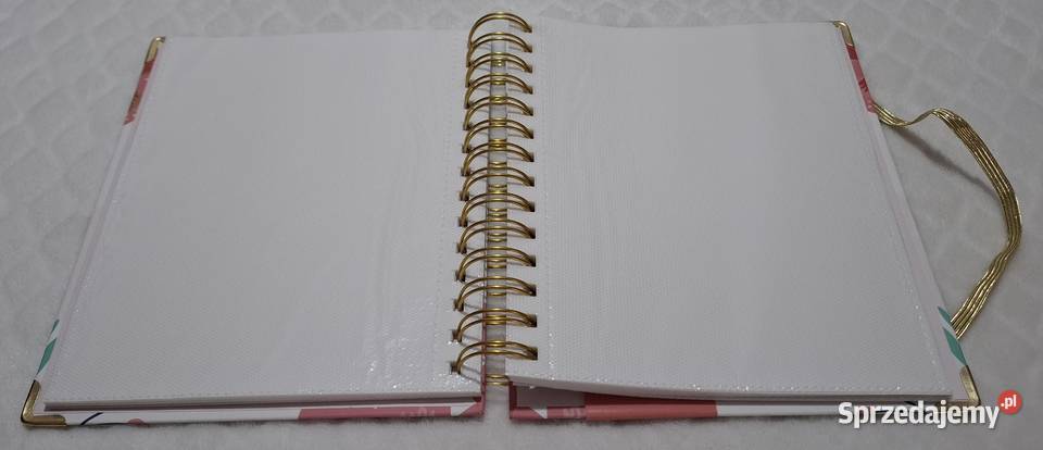 Album na zdjęcia 60 zdjęć 13x18 złoty Pozostałe Czeladź