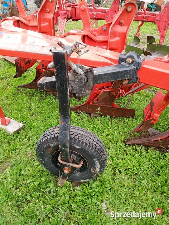 Kuhn master 122 obrotowy 4 skibowy Marcjanów