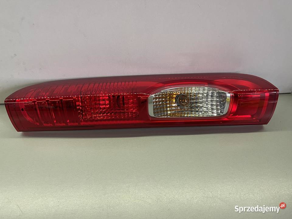 VW TRANSPORTER T5 PRAWA LAMPA TYŁ Ostroróg