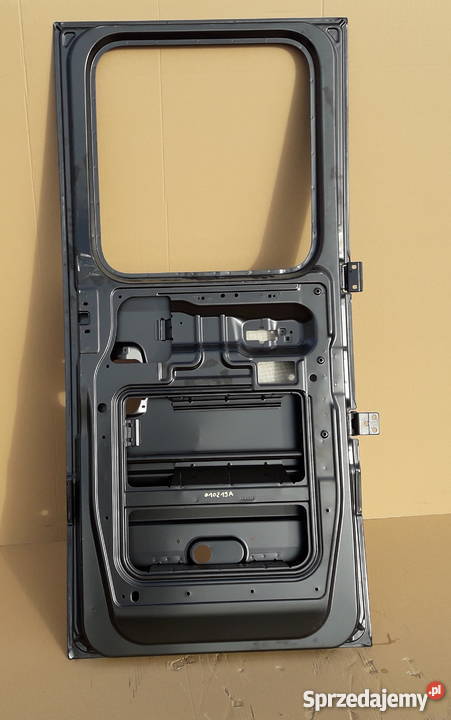 IVECO DAILY VI 2014 DRZWI LEWE TYŁ DOKA DUBEL części blacharskie lubuskie Bieleń