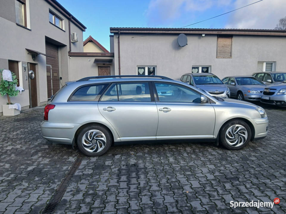 Toyota Avensis 18i LIFT klima NAVI czujniki stan Gryfino sprzedam