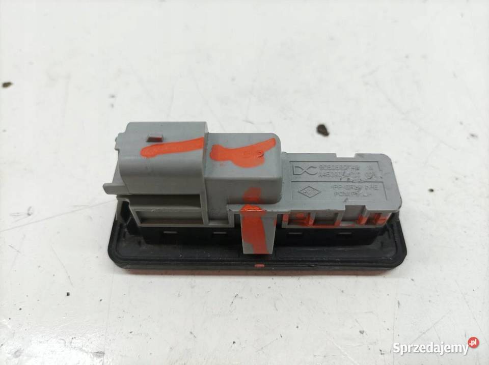 PRZEŁĄCZNIK KLAPY BAGAŻNIKA 906069264R Dacia sprzedam