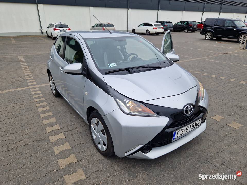 Toyota Aygo Toyota Aygo II 2015 roku silnik 120000km