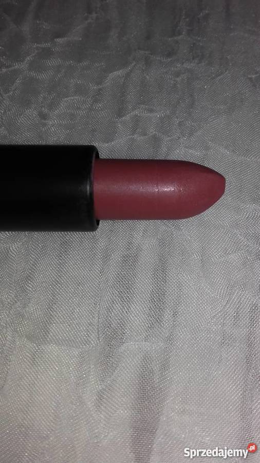 DWIE AMERYKAŃSKIE POMADKI MATOWE W JEDNYM Zdrowie i Uroda Piła