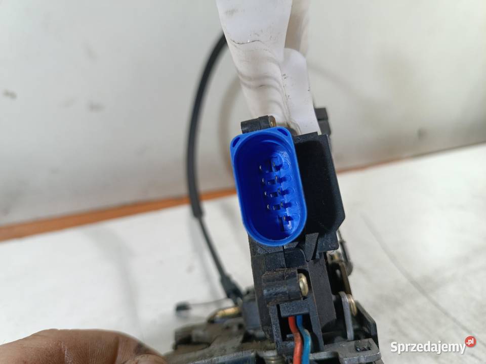 ZAMEK DRZWI PRAWY PRZÓD 9 PIN VW CADDY 19 TDI 2K wielkopolskie