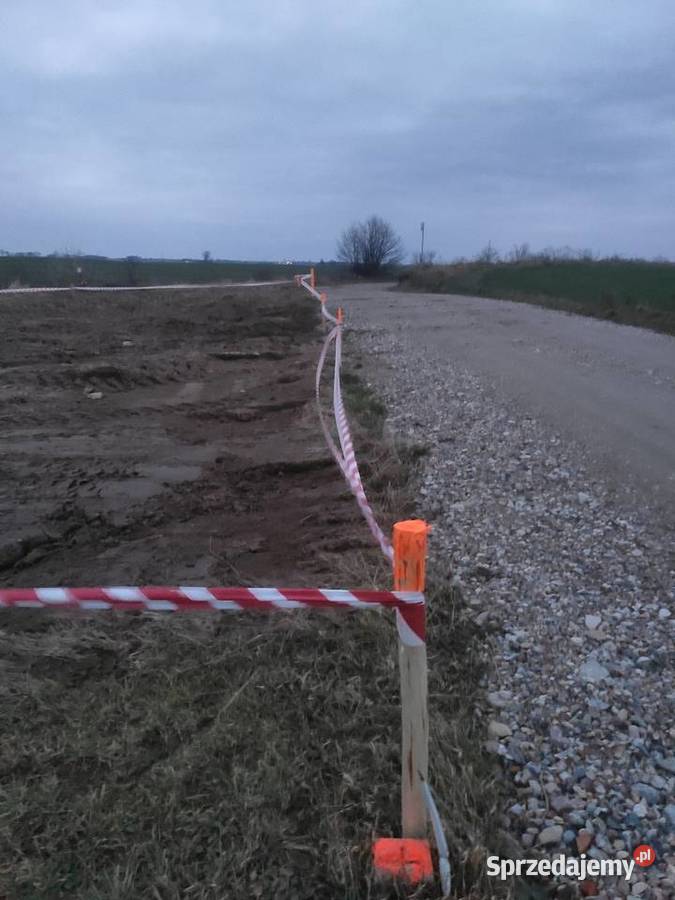 Sprzedam działkę budowlaną woda