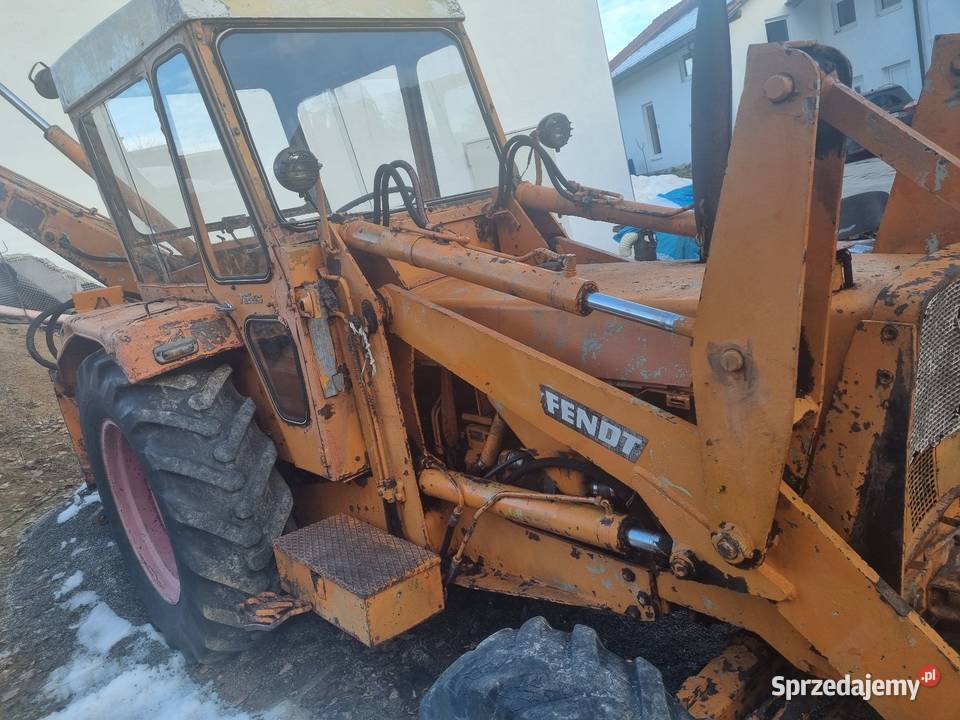 Koparko ładowarka fendt ts65 Koparko ładowarki świętokrzyskie Suchedniów