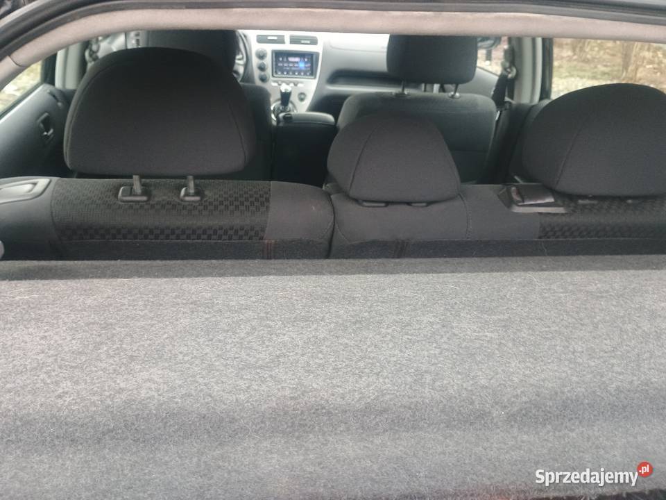 Honda Civic czarna rocznik 2004 16 Brzegi