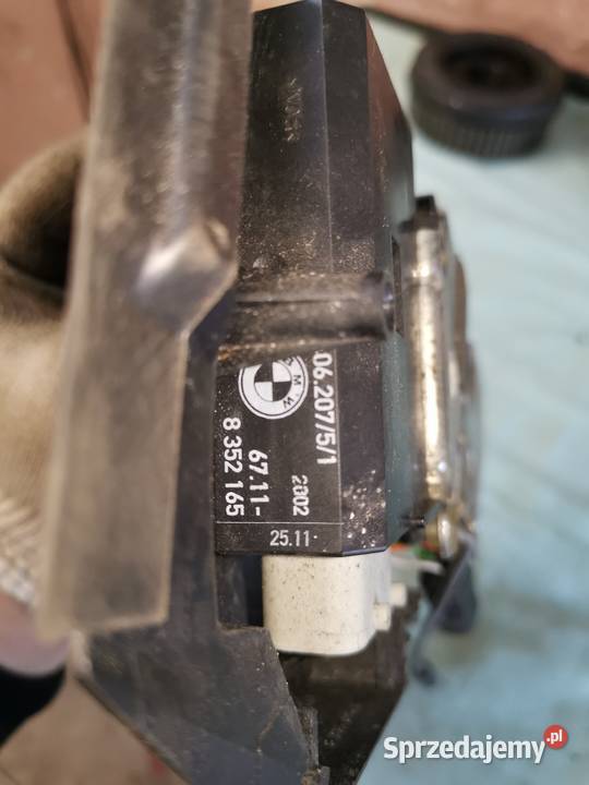 Zamek drzwi prawy przód BMW e39 8352165 Części samochodowe Lublin