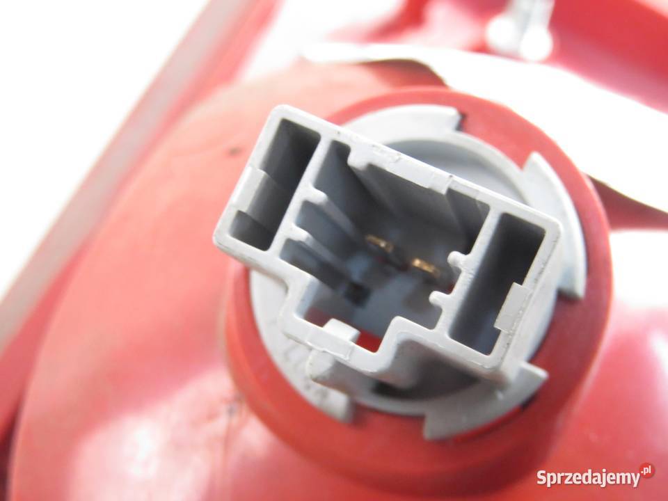 LAMPA LEWA TYLNA KLAPA MAZDA 2 I 2N396483501 sprzedam