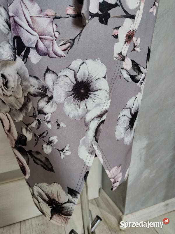 Sukienka w kwiaty okolicznościowa Chorzów