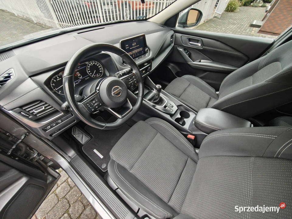 Nissan Qashqai 13 DIGT MHEV 140 Acenta Salon szary Nasiegniewo