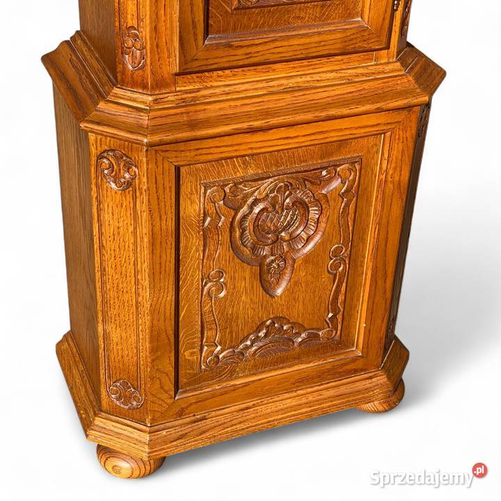 Zegar kwadransowy stojący w rzeźbionej dębowej Gryfice