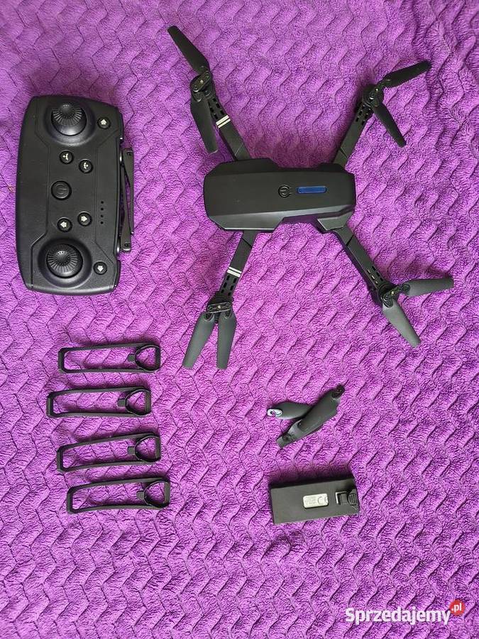 Dron E88 z kamerą dodatki i torba Zdalnie sterowane Warszawa