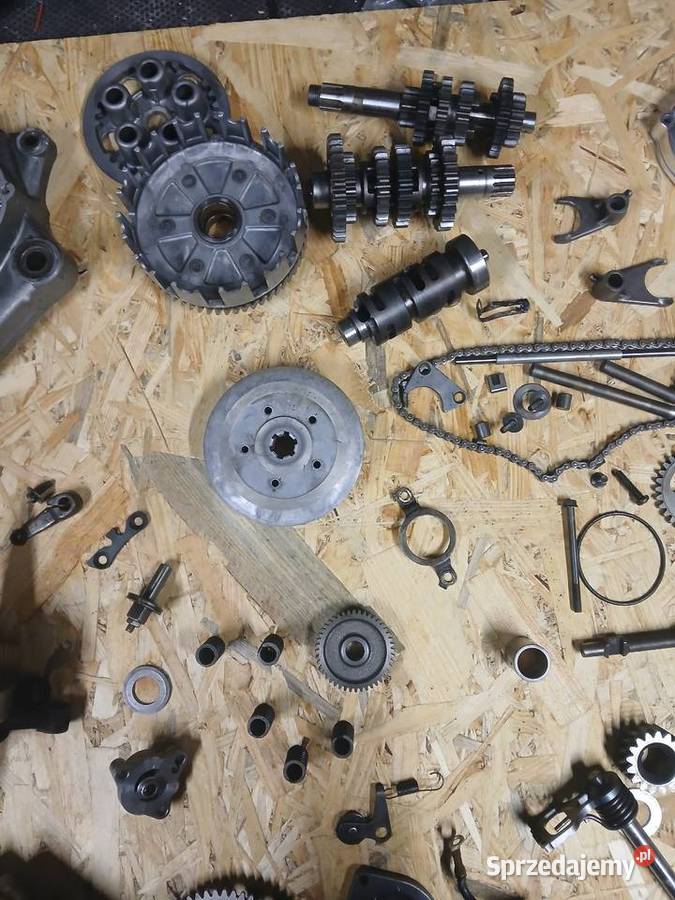 Części silnika Suzuki GN 125 GS 125 GZ 125 DR Walinna