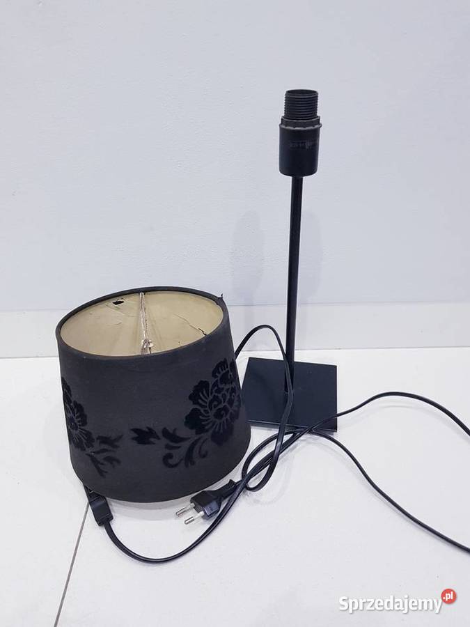 Stara dekoracyjna lampa z abażurowym defektem Lampy stołowe i nocne