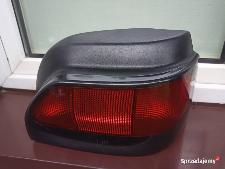Renault Clio 1 I LIFT FL lampa tył tylna prawa