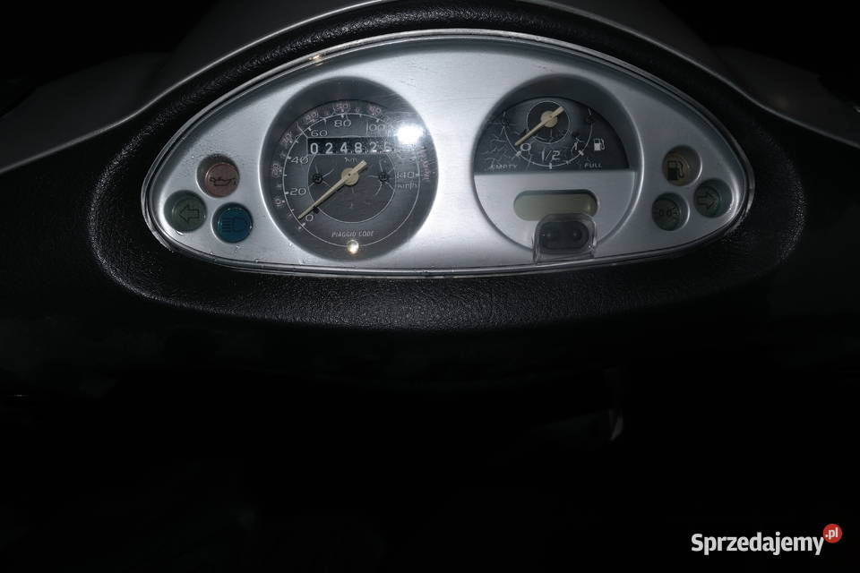 Skuter 125 Piaggio FLY Rok produkcji 2008 Złota