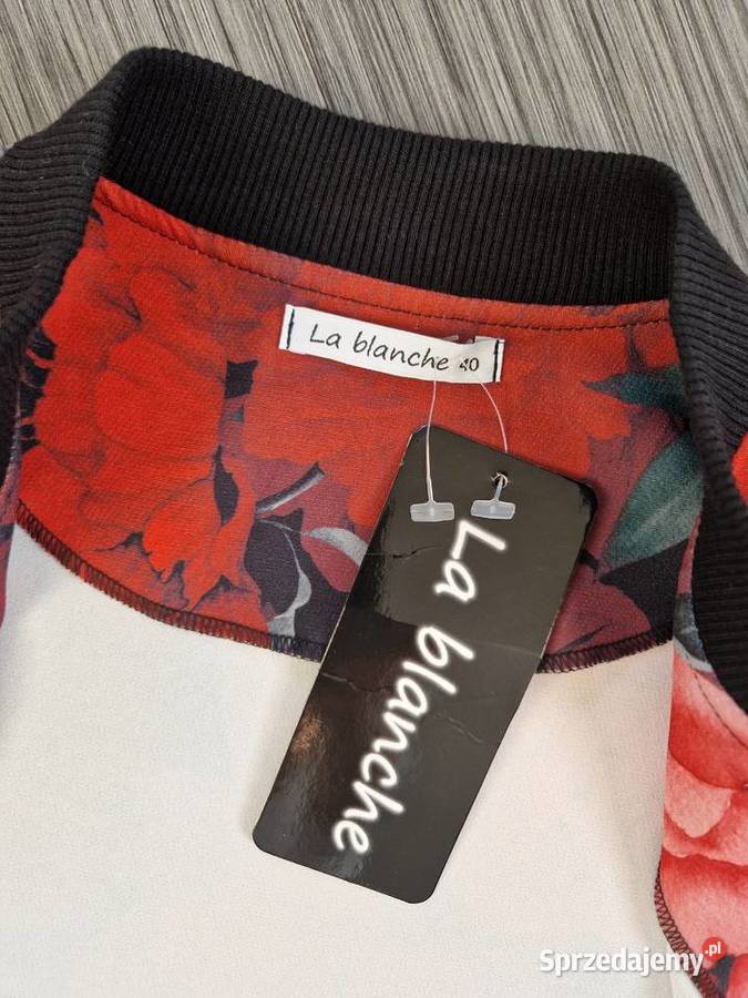 Lekka kurtka zapinana na zamek