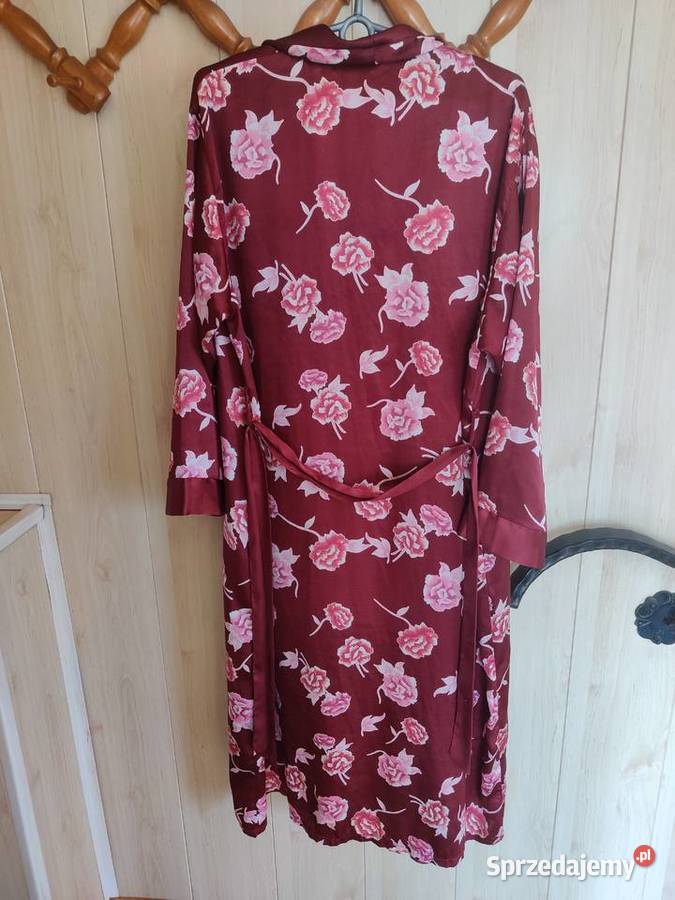 Szlafrok ciemny w kwiaty satyna Myszków