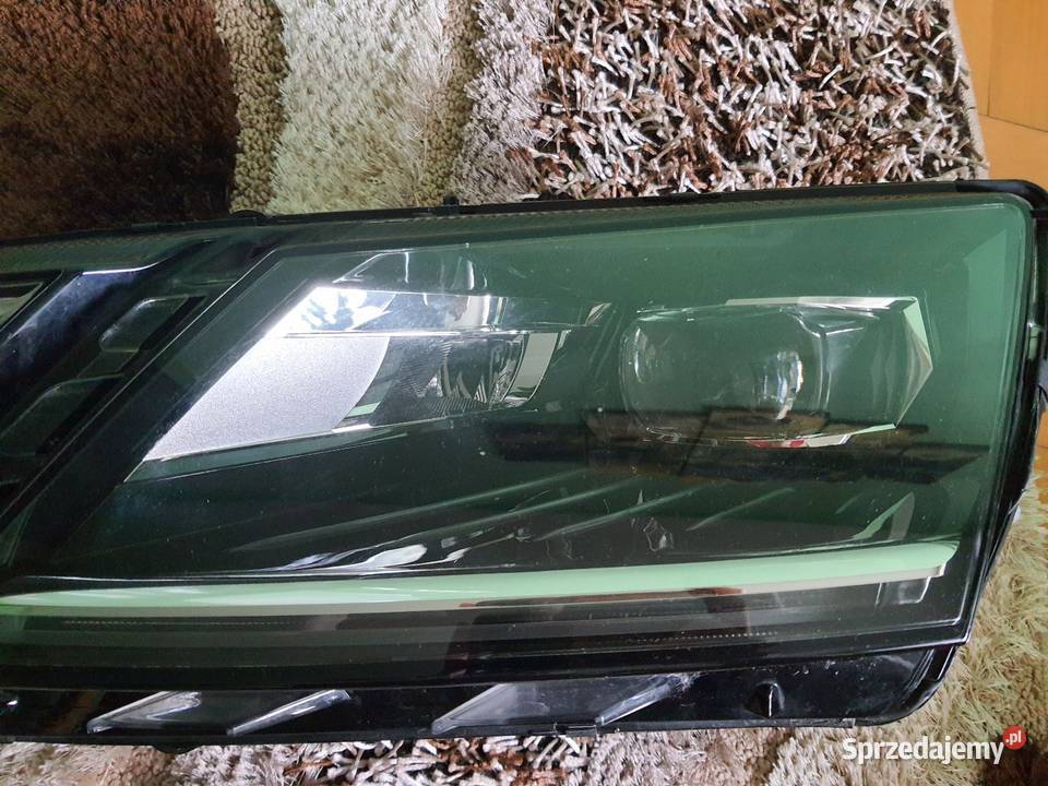 Reflektor Skoda Octavia III 3 FL 5E1941015D Zgłobień