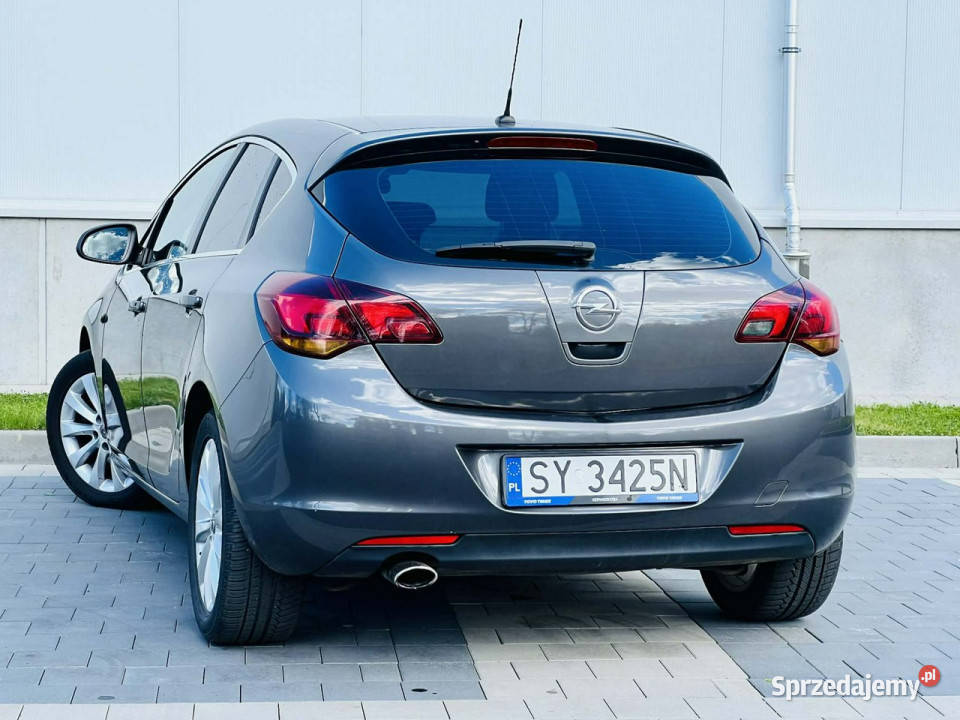 Opel Astra Opel Astra 16 Turbo Design Edition J 4/5 Mikołów