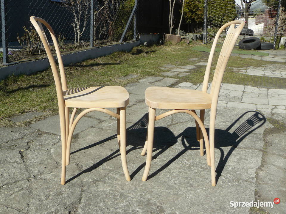 Stare krzesła gięte