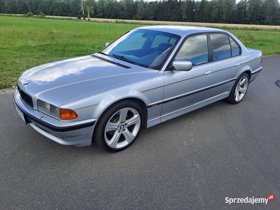 BMWE38 735i V 8 Shadowline zmieniarka CD Wronki