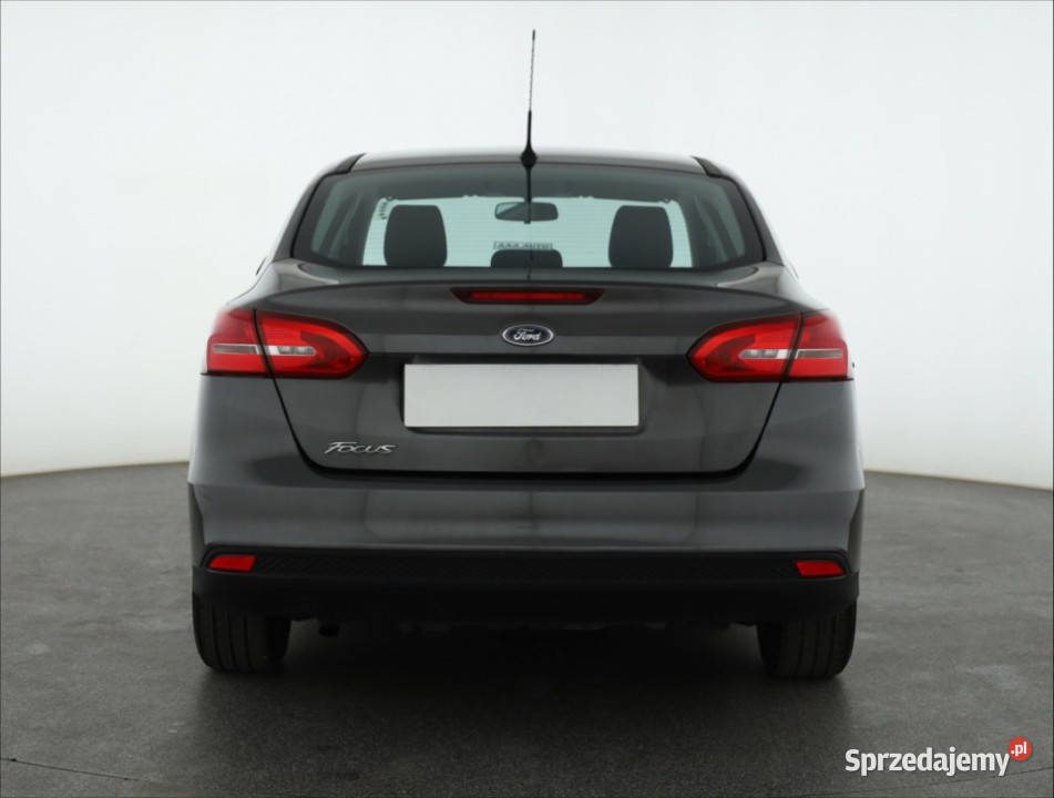Ford Focus 16 i benzyna Piaseczno