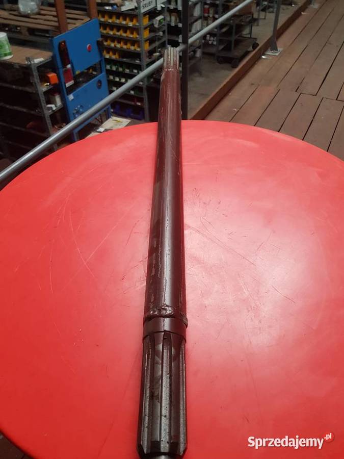 0203960580 Wałek z frezem tylny ROZRZUTNIK T008 Do rozsiewaczy i rozrzutników Sulechów