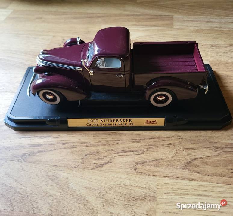 Yat Ming 1937 Studebaker Coupe model 118 Kraków