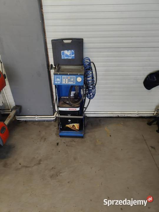 URZĄDZENIE DO WYMIANY I ODPOWIETRZANIA UKŁADU