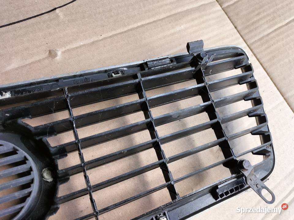 AUDI 80B4 80 B4 ATRAPA ATRAPKA ZDERZKA GRILL Kamień-Kolonia sprzedam