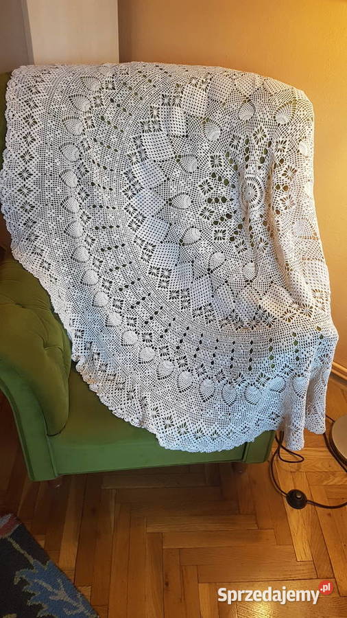 Duża okrągła serwetka robiona na szydełku śląskie Myszków