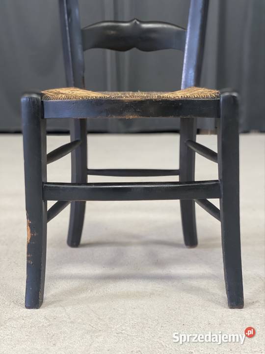 Antyczne krzesło drewniane z plecionym sprzedam