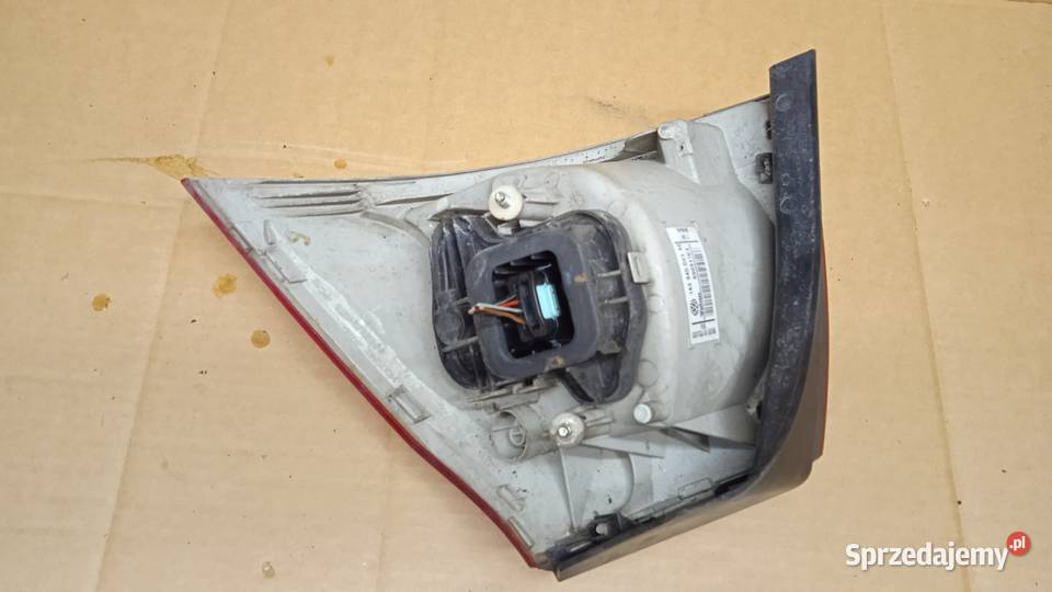 VW GOLF V HB LAMPA TYŁ LEWA Zbierkowo sprzedam
