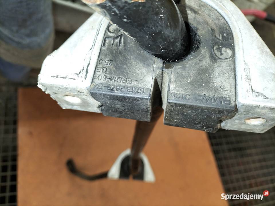 Stabilizator przedni z poduszkami gumowymi BMW Poręba
