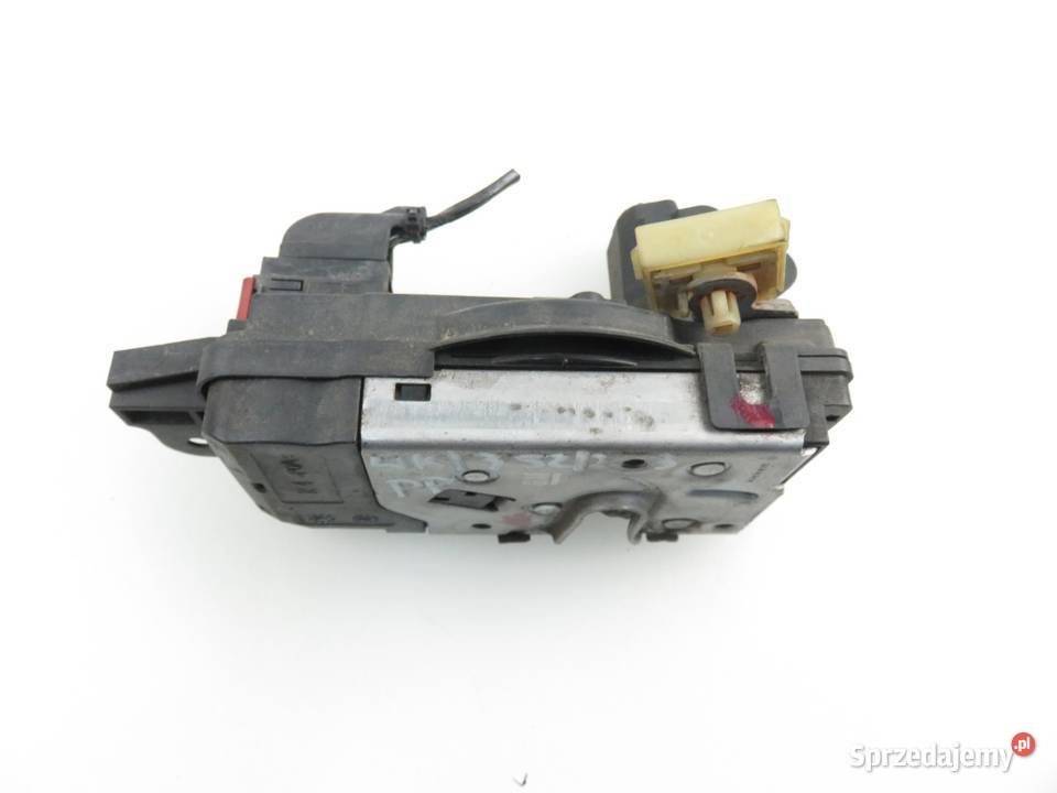 ZAMEK PRAWY PRZEDNI OPEL ASTRA III H 13128112