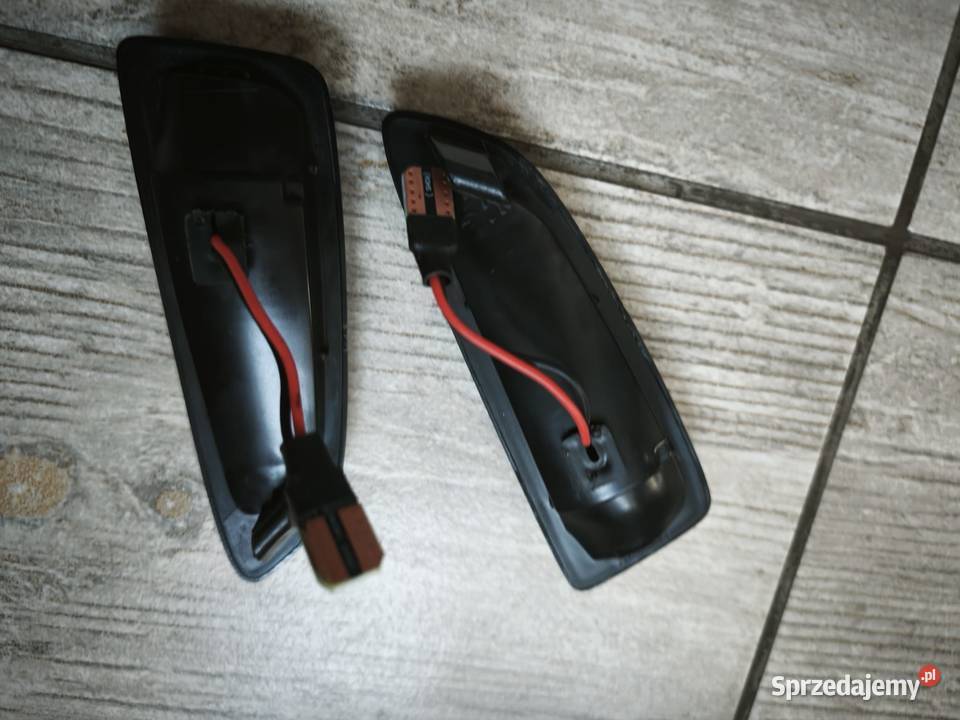 Kierunkowskazy dynamiczne astra j sprzedam