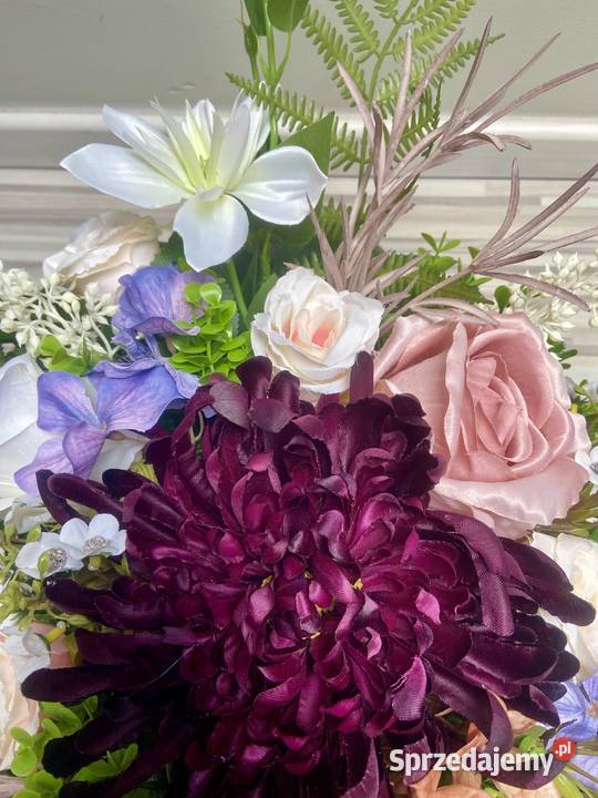 Kompozycja kwiaty sztuczne cmentarz Kalisz