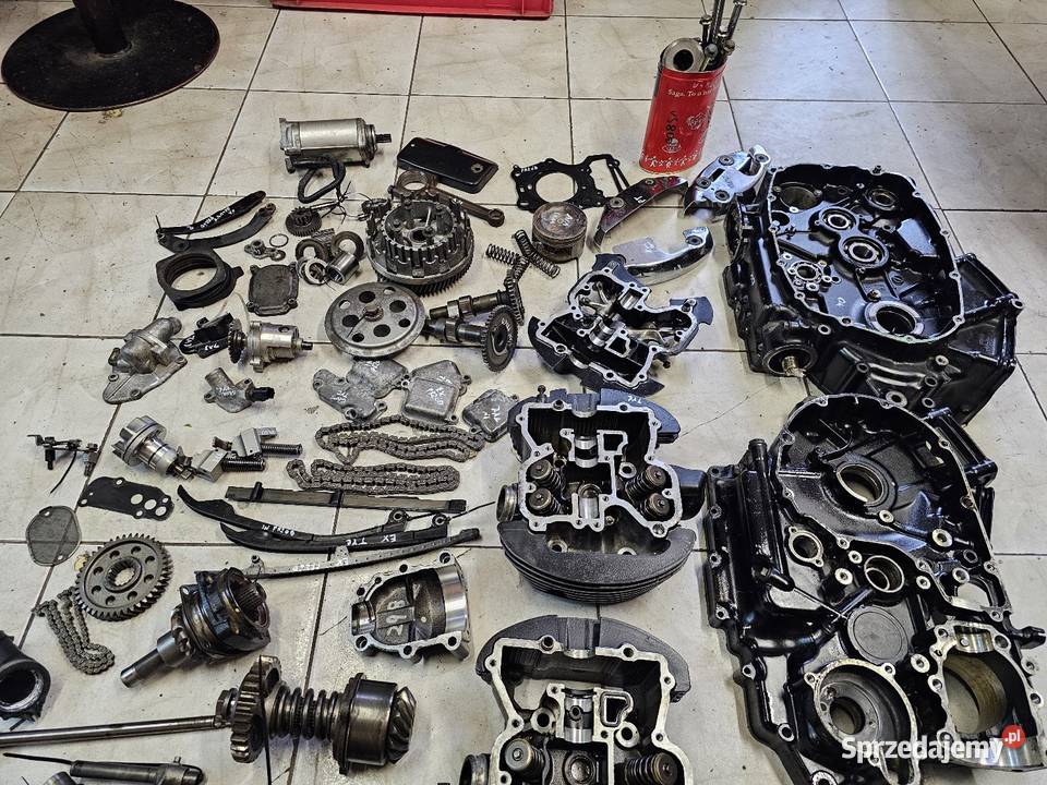 Suzuki VL 800 silnik części vl800 wałek kapa dolnośląskie Jelenia Góra