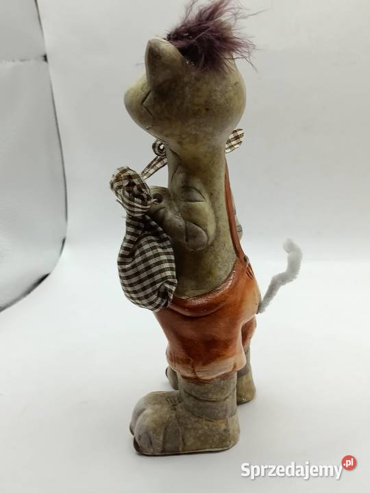 Figurka ceramika uśmiechnięty kotek podróżnik Figurki i rzeźby