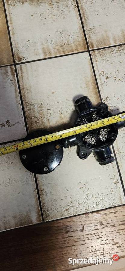 50 letniaFabrycznie nowa bakelitowa rozeta z