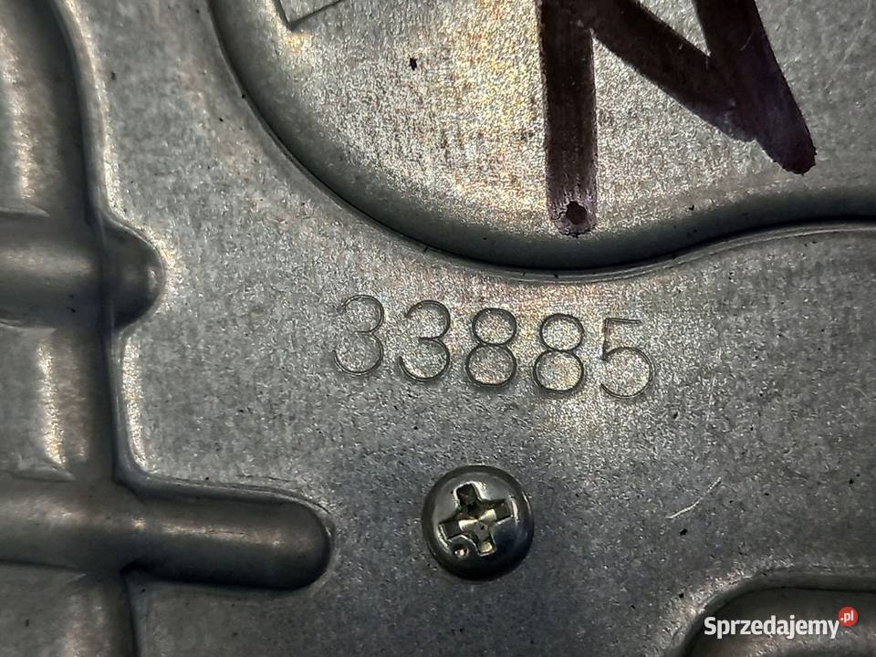 OUTLANDER LIFT II 11r silniczek wycieraczki tył