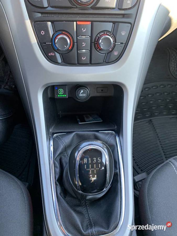 Opel Astra J 1600 benzyna LPG Astra Wałbrzych