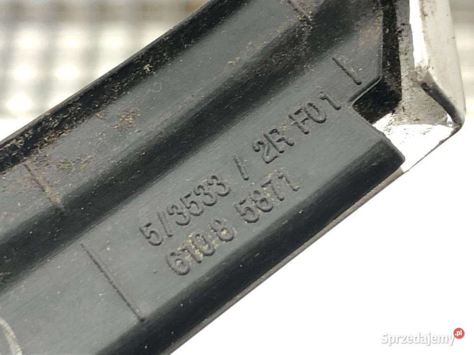 LISTWA ZGARNIAJĄCA TYŁ PRAWA BMW F01 osobowe Listwy podkarpackie