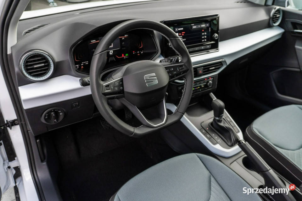 Seat Arona Marina 10 TSI 115 DSG DEMO lakier metallic