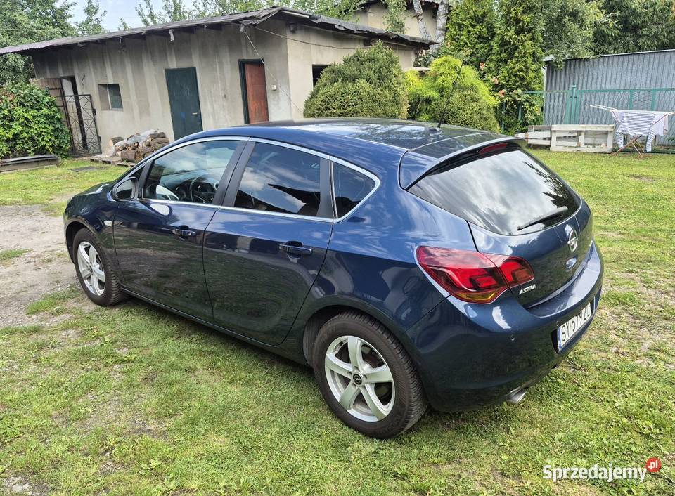 Opel Astra J Cosmo 14 TurboLPG 140 Oryginał 4/5